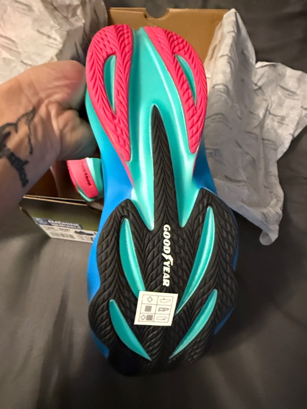 Skechers Woman’s SKX Aero Tempo Black Sneakers with Blue & Red Accents - Picture 4 of 8
